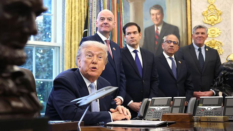 安迪·伯纳姆:吉安尼·因凡蒂诺是领导国际足联的“错误人选”